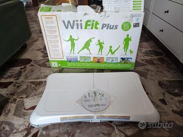 Nintendo pedana con gioco Wii Fit Plus