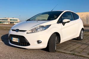 Ford Fiesta 1.4 pronta all'uso