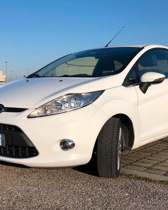 Ford Fiesta 1.4 pronta all'uso