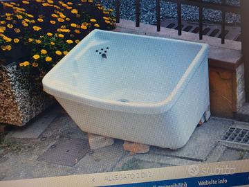 Lavabo in ceramica