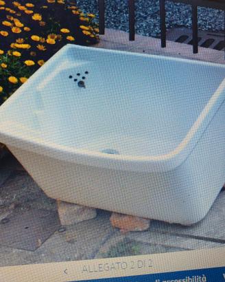 Lavabo in ceramica