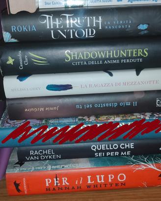 Diversi libri Romantasy