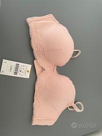 Reggiseno Oysho rosa pallido con ferretto