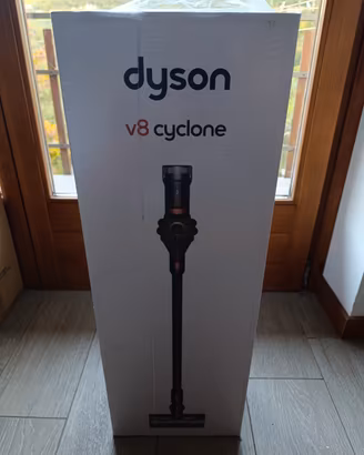 Dyson V8 nuovo 