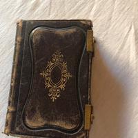 Antico libro di preghiere tascabile in francese