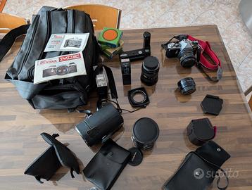 fotocamera Pentax ME con molti Accessori
