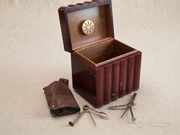 Cofanetto vintage da fumatore con humidor