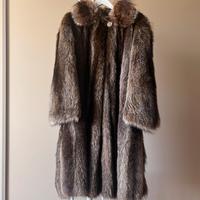 Pelliccia di marmotta lunga con spacchi