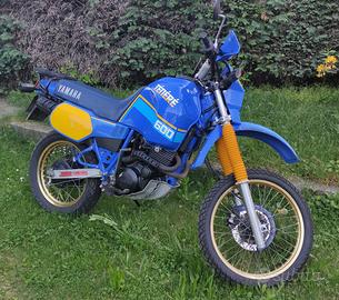 Motocicletta Yamaha Ténéré 600