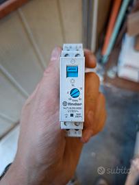 Temporizzatore luce 1 NO, 16A, 250Vac Finder 14.71