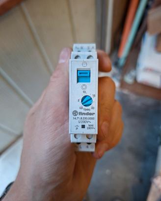 Temporizzatore luce 1 NO, 16A, 250Vac Finder 14.71