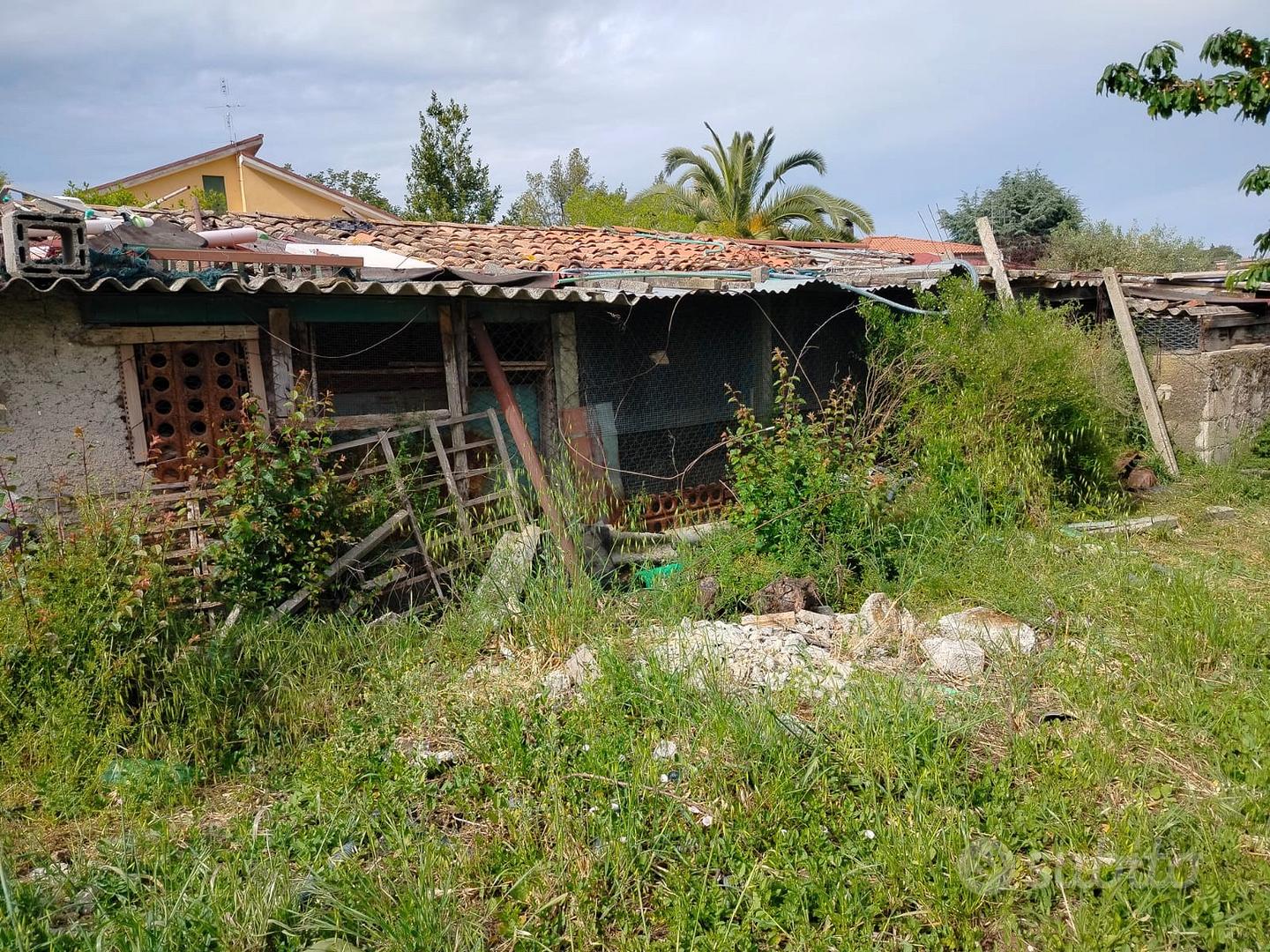 TERRENO EDIFICABILE DEMOLIZIONE E RICOSTRUZIONE - Vista 2