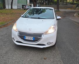 Peugeot 208 1.2 VTi 82 CV 3 porte Allure