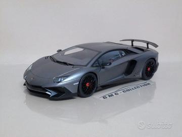 Lamborghini Aventador LP750-4SV SV AutoArt 1/18