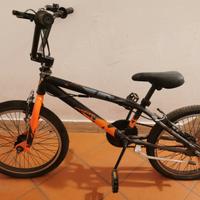 bicicletta BMX bimbo