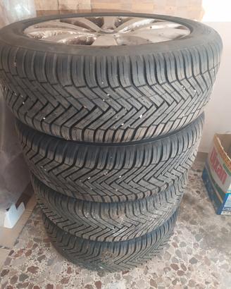 Set 4 gomme 4-stagioni 215/50 ZR17 + 4 cerchi 