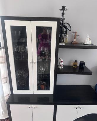 Mobile con vitrinetta