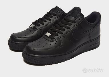 Nike Air Force 1  nere