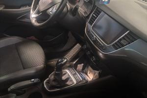Opel Crossland X (2017) per ricambi