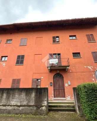 2 LOCALI A BANCHETTE