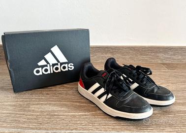 ADIDAS modello Hoops 2.0 Nero-Rosso, 37,5