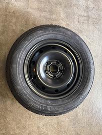 Ruota singola con cerchione 215/65 R16 102h xl
