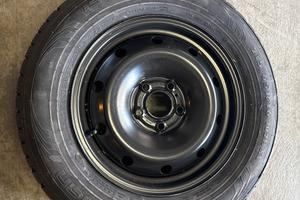 Ruota singola con cerchione 215/65 R16 102h xl