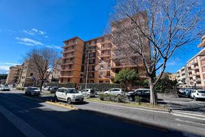 FLEMING- 4 Vani vicino metro Milo