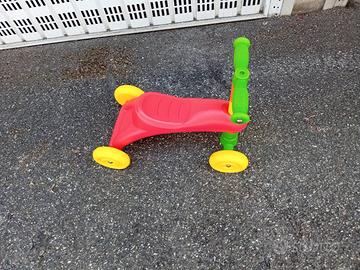 triciclo cavalcabile bimbi