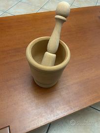 Mortaio con pestello in legno naturale