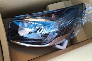 Faro anteriore sinistro Opel Vivaro