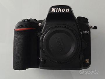 Nikon D750 con battery grip e 3 batterie