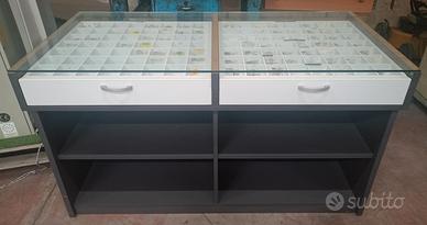 Mobiletto multiuso con cassettiera