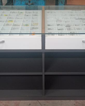 Mobiletto multiuso con cassettiera