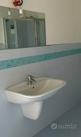 Lavandino ceramica con rubinetto Grohe