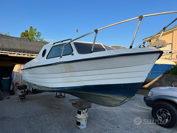 Barca a motore Gobbi semicabinato,ricarica solare