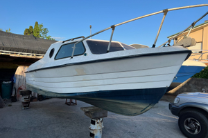 Barca a motore Gobbi semicabinato,ricarica solare