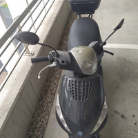 Scooter piaggio zip 50 cc 4t