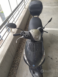 Scooter piaggio zip 50 cc 4t