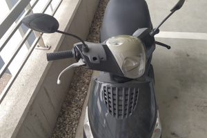 Scooter piaggio zip 50 cc 4t