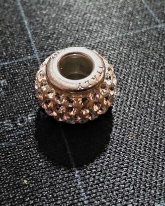 Charm a sfera con pavé di cristalli