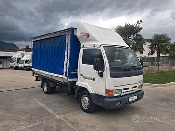 Nissan Cabstar CASSONE CENTINATO