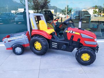 Trattore a pedali con rimorchio 