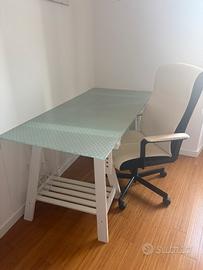 Scrivania e Sedia girevole