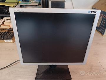 schermo 19" LG flatron L1919s -SF