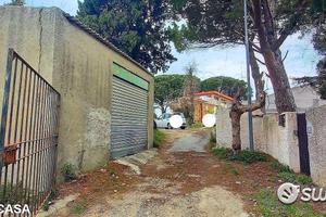 Locanda, terreno con ruderi e deposito