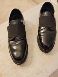 mocassini neri primaverili in pelle nera