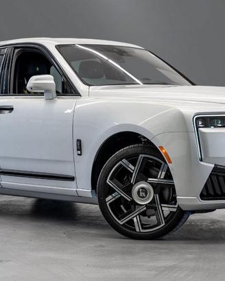 ROLLS-ROYCE Cullinan Rolls-Royce Black Badge Cu