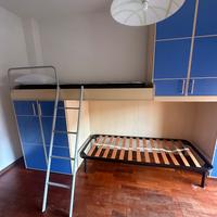 Camera ragazzi a ponte blu