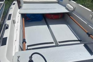 Barca open trimarano con motore Johnson